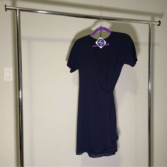 COPY - Aritzia Sunday best Wallace wrap dress - Picture 1 of 2